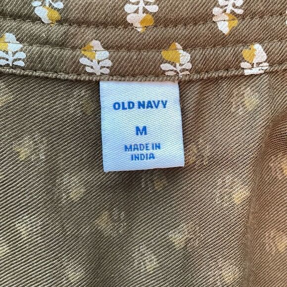 Floral Flannel & Feathers Bundle 3 Pieces: Medium Tops - Picture 15 of 16